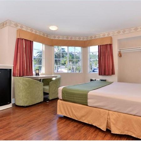 Americas Best Value Inn San Clemente Beach Room photo